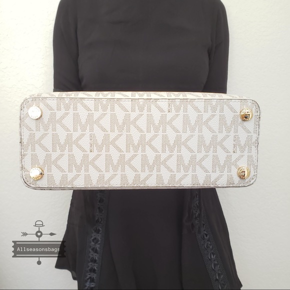 NWT Michael Kors Hailee Xs Satchel Vanilla Acorn - Picture 3 of 8